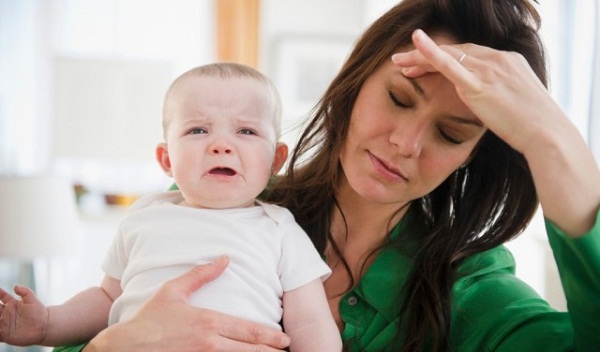 Phòng tránh chứng mất ngủ sau sinh với trần xuyên sáng