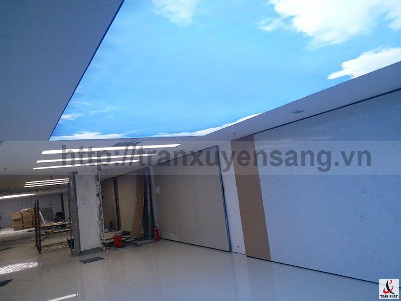Thi công trần xuyên sáng tại số 25 Lý Thường Kiệt