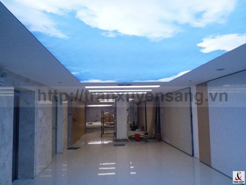 Thi công trần xuyên sáng tại số 25 Lý Thường Kiệt