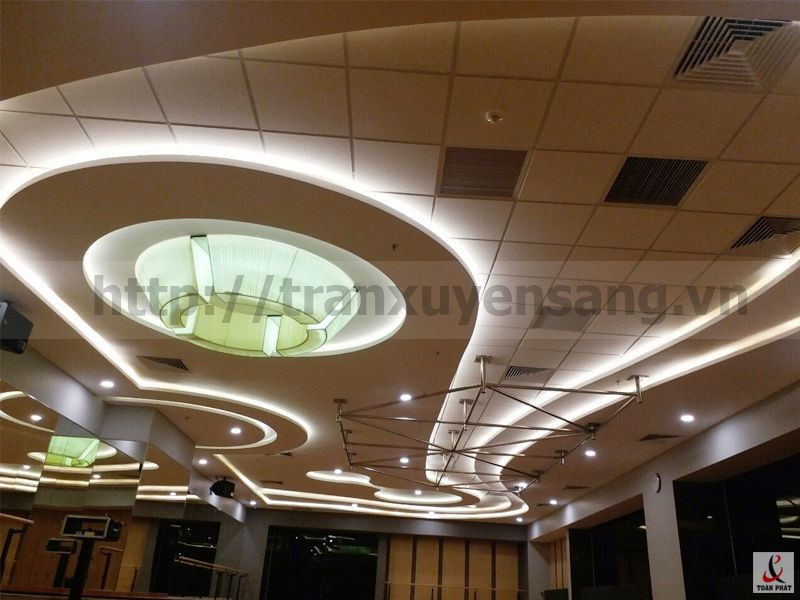 Dự án trần xuyên sáng tại phòng gym Long Biên