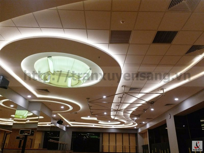 Dự án trần xuyên sáng tại phòng gym Long Biên