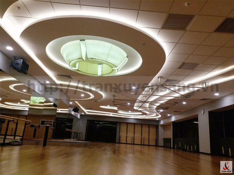 Dự án trần xuyên sáng tại phòng gym Long Biên