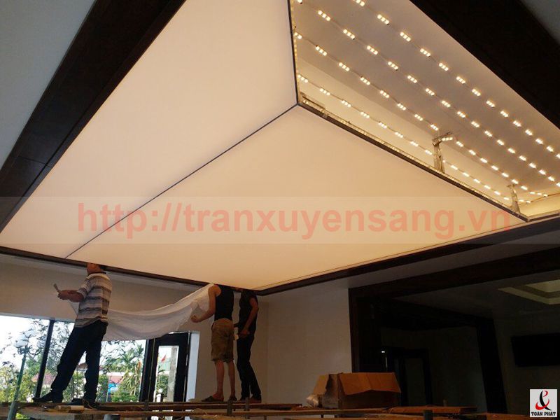 Bàn giao công trình hộp đèn trần xuyên sáng tại Yên Bái