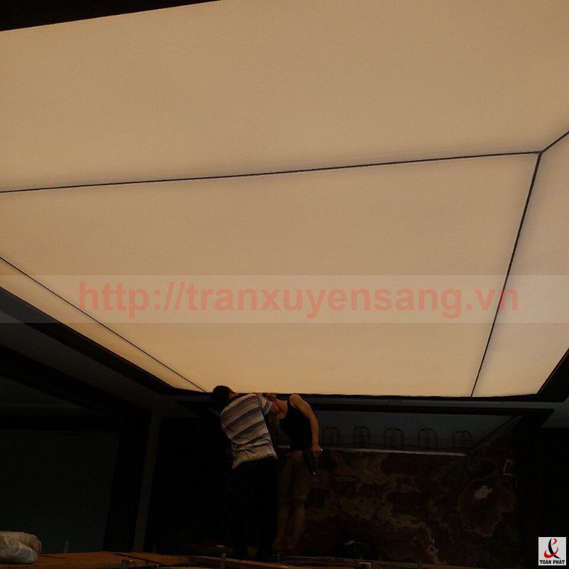 Bàn giao công trình hộp đèn trần xuyên sáng tại Yên Bái