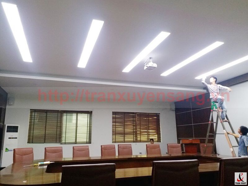 Thi công trần line sáng tại Trường Đại học Bách Khoa Hà Nội