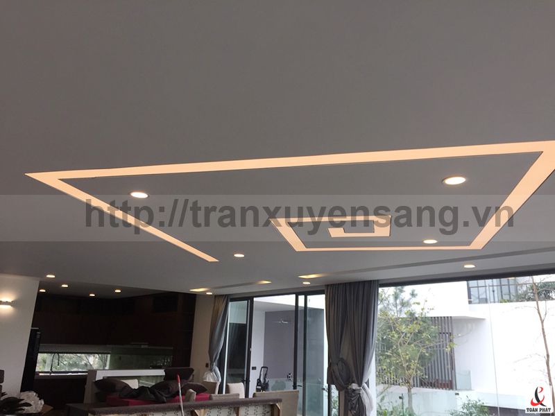 Thi công trần xuyên sáng tại Mr. Tân Resort Flamingo Đại Lải