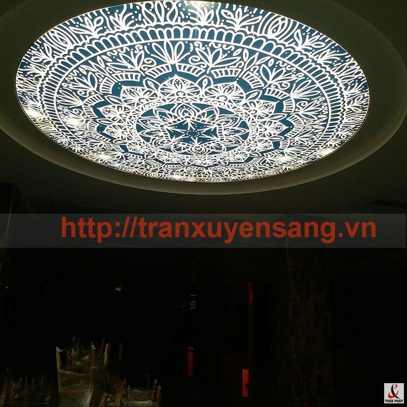 Thi công trần xuyên sáng khách sạn 52 Sao Biển