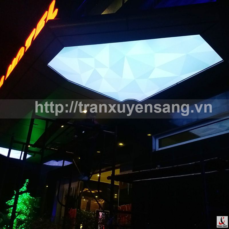 Thi công trần xuyên sáng tại khách sạn AP - Hòa Bình