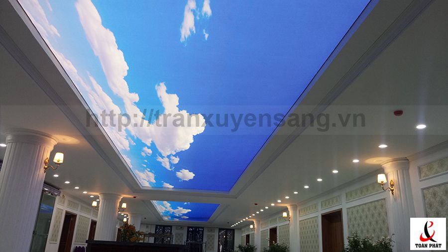 Không gian lễ tân sử dụng trần xuyên sáng