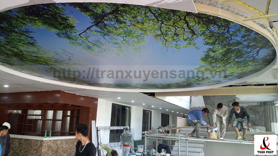 Trần xuyên sáng tại khách sạn Phú Gia