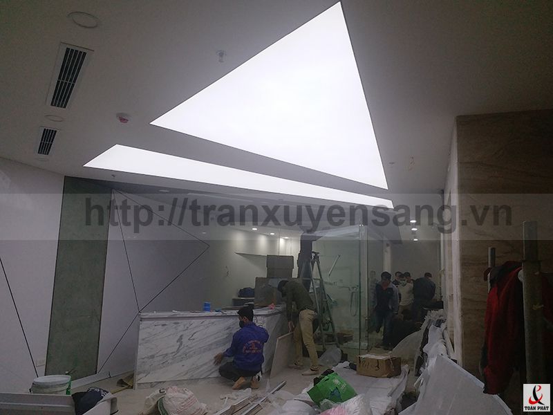 Dự án trần xuyên sáng phòng khám nha khoa 85 Bùi Thị Xuân