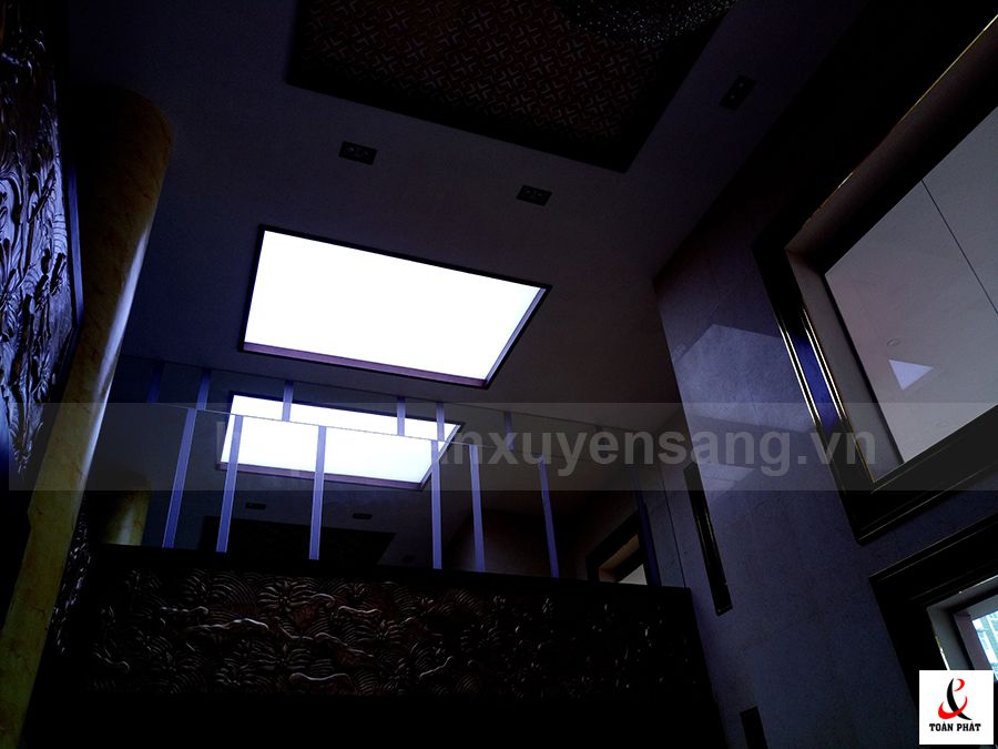 Trần xuyên sáng tại sảnh tòa nhà Học Viện Quốc Phòng