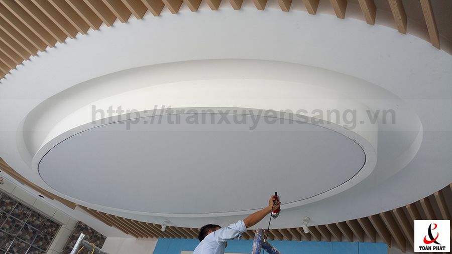 Lắp đặt hệ đèn LED cho trần xuyên sáng KIDO