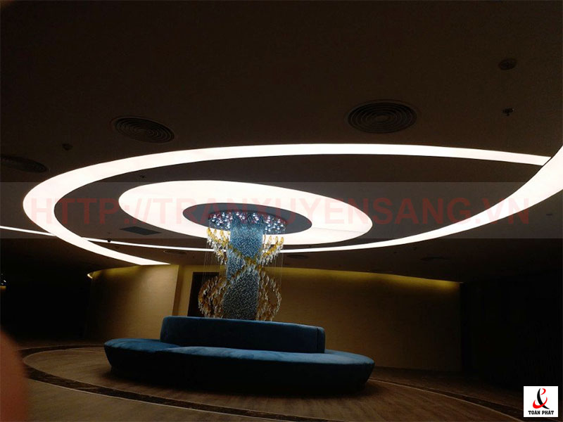 Thi công trần xuyên sáng tại tầng hầm Spa Flamingo Đại Lải